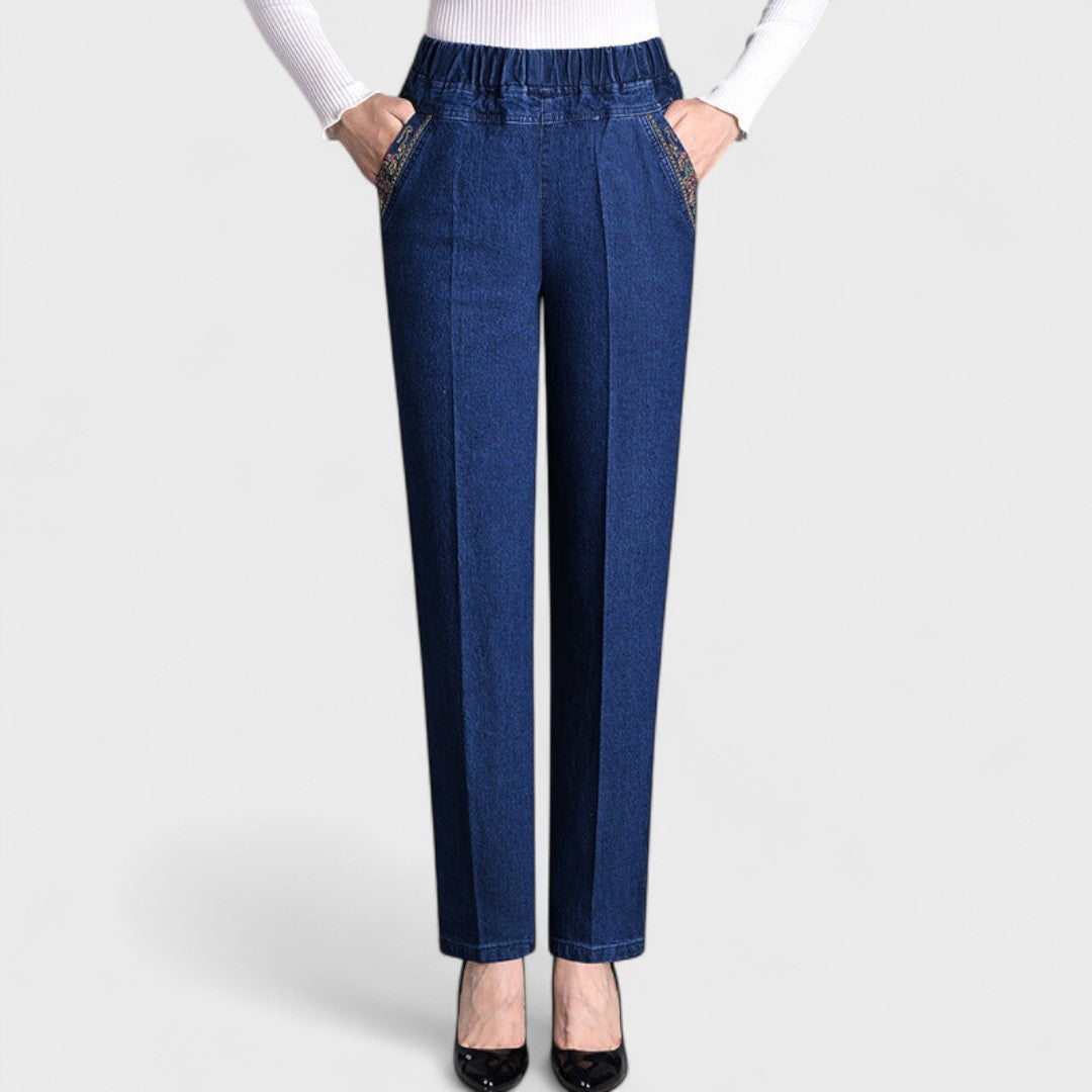 Women's jeans with side pockets and elastic waist